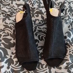 Women's open toe shoes